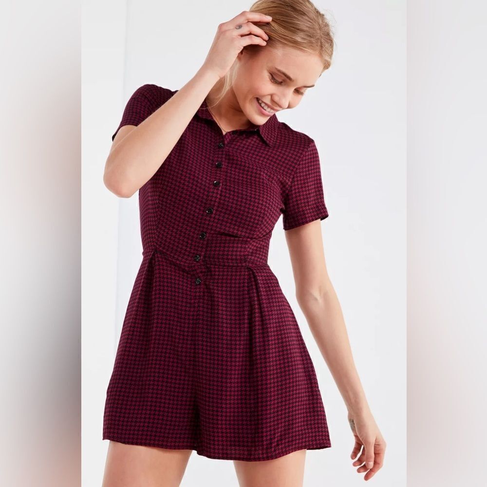 UO Bellina Button-Down Shirt Romper Wine Red Houndstooth 90s Retro Size 4